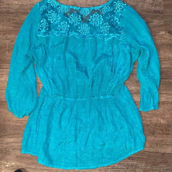 E (hanger) M TOO Teal peasant top. NWOT - Picture 3 of 4
